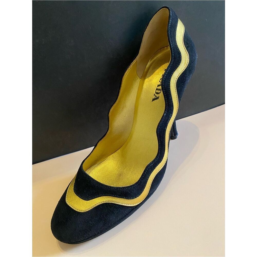 Prada 2008 Black and Gold Scalloped Wavy Heel w Box. Authentic - Picture 4 of 17